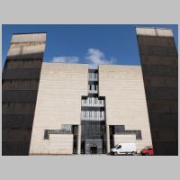 Maison du Livre de l’Image et du Son, Villeurbanne, 1986–1988, photo by TouN, Wikipedia.jpg